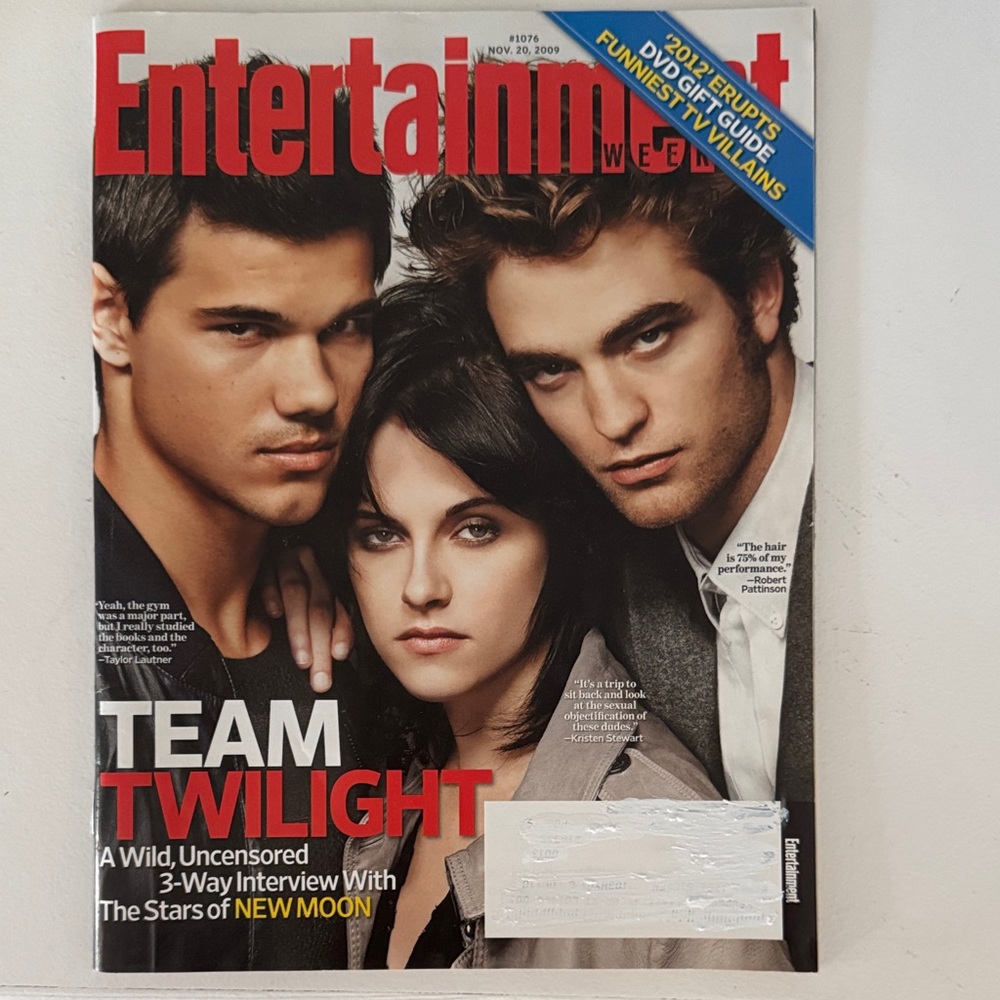 Entertainment Weekly Magazine Team Twilight  November 20 2009 Kristen Stewart